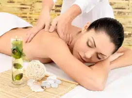 Karyawati spa freelance wanita