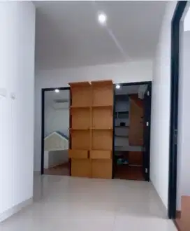 Rumah cantik 2,5 lantai siap huni di cilangkap jakarta timur