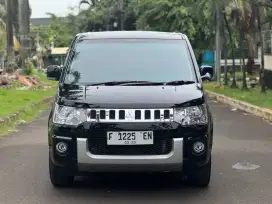 Mitsubishi Delica D5 2.0 At Nik 2014 Hitam