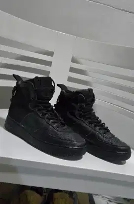 SEPATU NIKE AF 1 TRIPLE BLACK