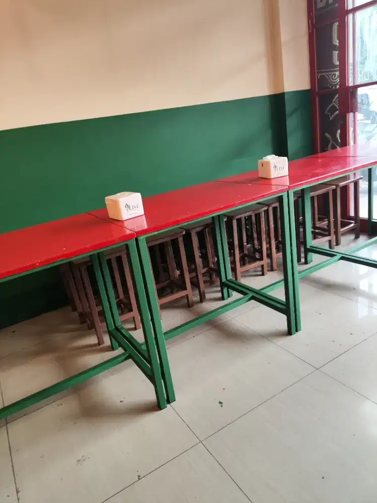 Dibutuhkan pegawai pria untuk kerja di restoran daerah Pandu Raya