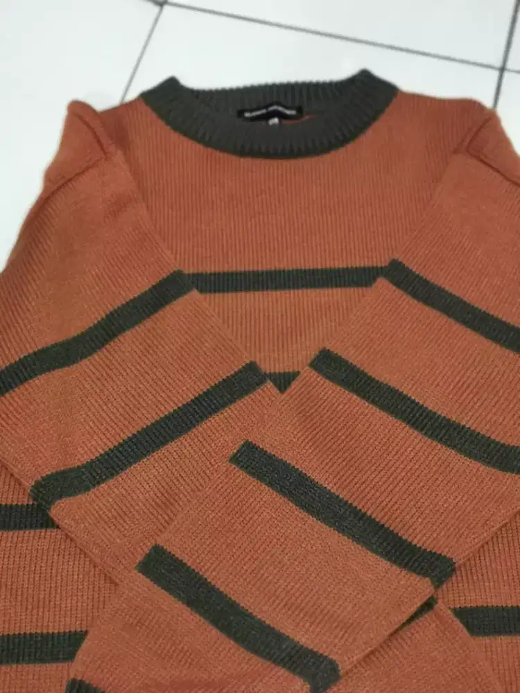 Sweater Bloods baru sekali pake msh jossssss