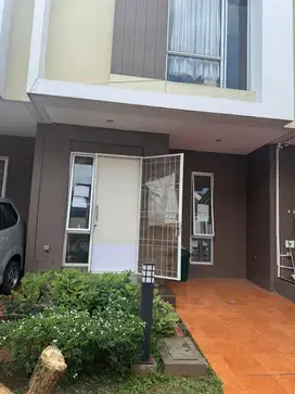 Rumah 2 Lantai di Malibu Village Gading Serpong