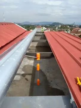 Tukang atap bocor dll.