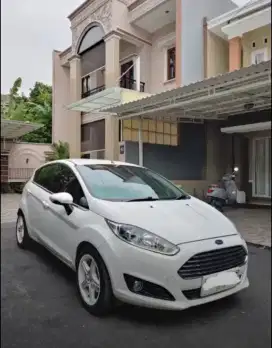ford fiesta s 1.5 sport At 2015 putih