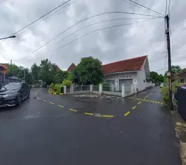 Rumah Hoek Di Jalan Pemuda Bogor Tengah