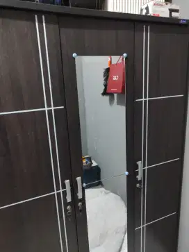 Lemari Besar 3 Pintu