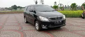 Toyota inova G AT