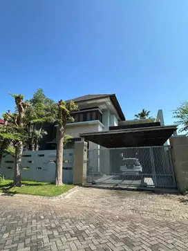 Dijual Rumah Mewah Swimming Pool Tropical Modern 2 Lt Pakuwon City Sby
