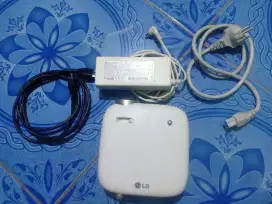 Projector LG PW800