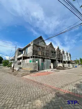 Rumah baru hoek model scandinavian di Manyar Tirtoyoso