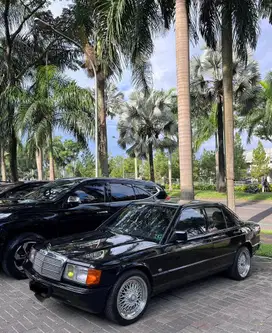 Mercedes Benz 190E