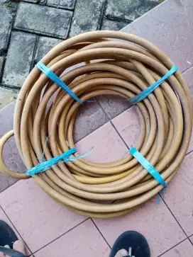 Selang panjang warna kuning