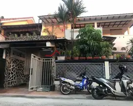 Rumah Dalam Komplek Besar Di Lebak Bulus
