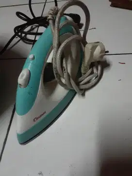 Setrika merk cosmos.siap pakai.