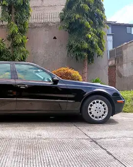 Mercedes-Benz E280 2006 Bensin