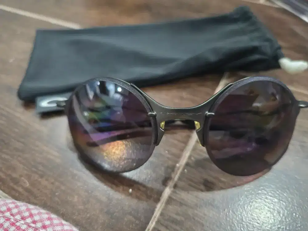 Turun harga JUAL RUGI KACAMATA OAKLEY ORIGINAL limited