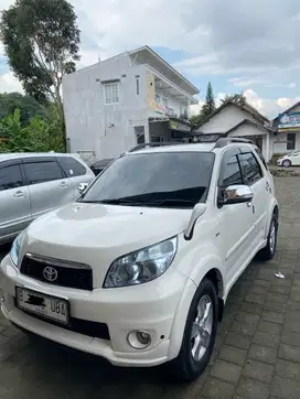 Dijual mobil RUSH TRDS METIC 2012