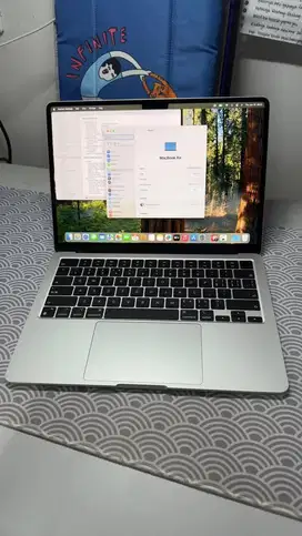 Macbook Air M2 8/256 Mulus Fullset