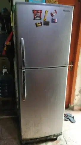 Service Ac,Mesin Cuci,Kulkas,Pompa Air dan Bongkar Pasang AC.