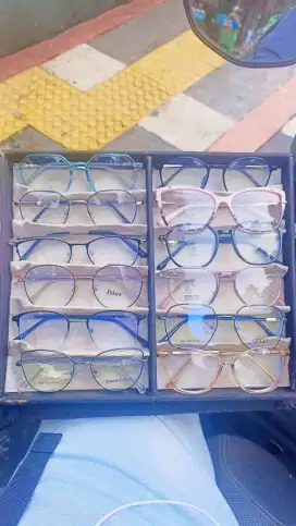 Kacamata minus plus optik keliling bisa di panggil ke rumah