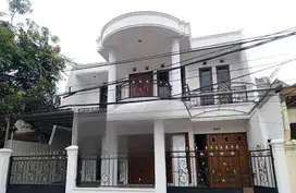 Rumah Cantik Luas 200 Siap Huni Perum Taman Pulo Gebang