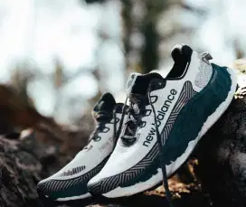 SEPATU RUNNING NEW BALANCE FRESH FOAM x MORE TRAIL V3