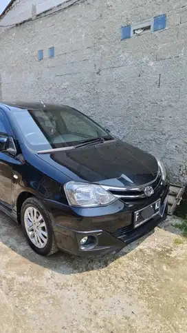 Etios Valco 1.2 G Record resmi TOYOTA