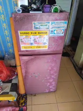 Jual aja Kulkas 1 pintu . Kondisi Nyala tpi mesin tidak bergetar