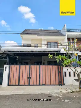 Rumah 2 lantai di Nusa Loka BSD City, Jalan depan Lebar