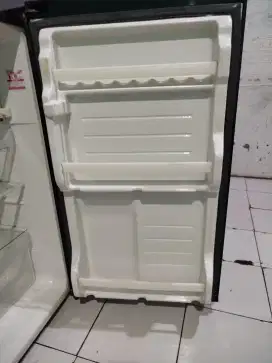 Di jual kulkas sharp
