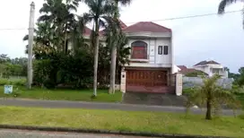 Rumah Raya Golf Utama, Araya Malang