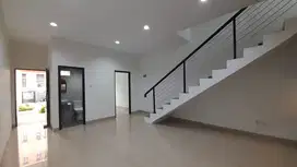 Rumah Baru Minimalis Modern di Komplek Puri Syailendra Sayap Surya Sum