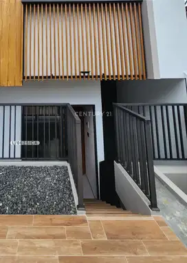Rumah Baru 2 Lantai Siap Huni Di Jl Sekelimus Batununggal Bandung