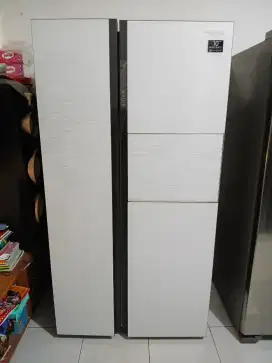Dijual kulkas side by side samsung model terbaru mulus