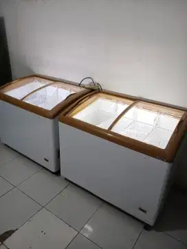Dijual frezeer sleding 280ltr masih ori
