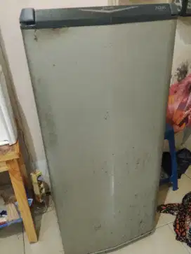 Dijual kulkas dan lemari plastik