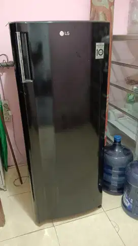 Freezer LG 6 rak hitam Original