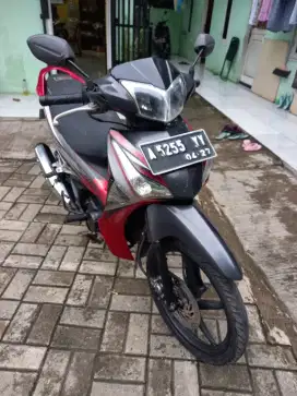 Honda supra x 125cc helm in
