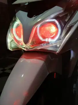 Vario KZR 125 Pearl White Restomod Original