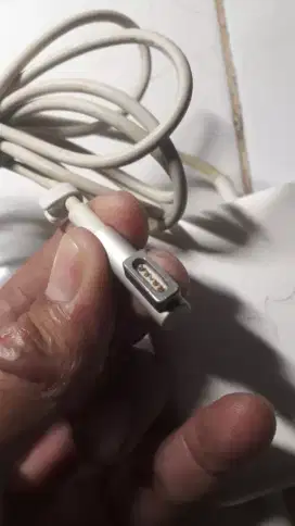 Jual charger laptop Apple masih hidup layak pakai