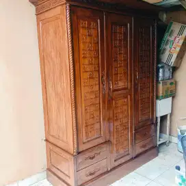 Lemari bufet kayu jati