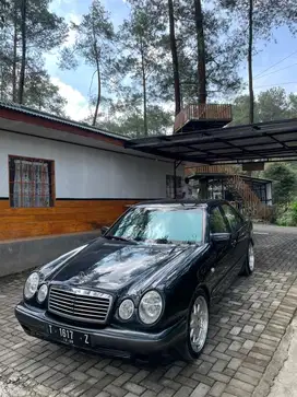 Mercy W210 E230 1997