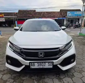civic hatchback 2019 low km istimewa