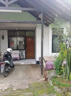 Dijual Rumah Nyaman dan Strategis di Cilengkrang, Bandung