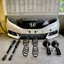 Bumper Depan Mobilio Type E Gen 1 Tahun 2014-2016 Sebelum Facelift