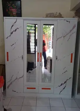 Lemari Baju 4 Pintu Full Besi