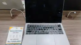 Laptop Mackbook Air 2018 Bekas pemakaian wajar, ready di mflash klnder