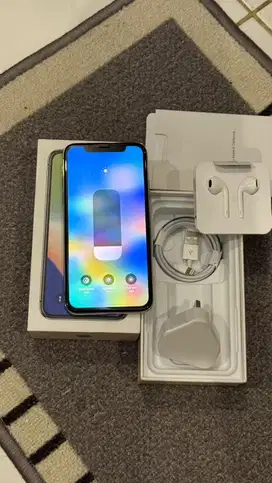 Dijual Iphone X silver 64GB Lengkap Terdaftar