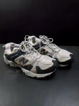 Sepatu trail running new balance preloved